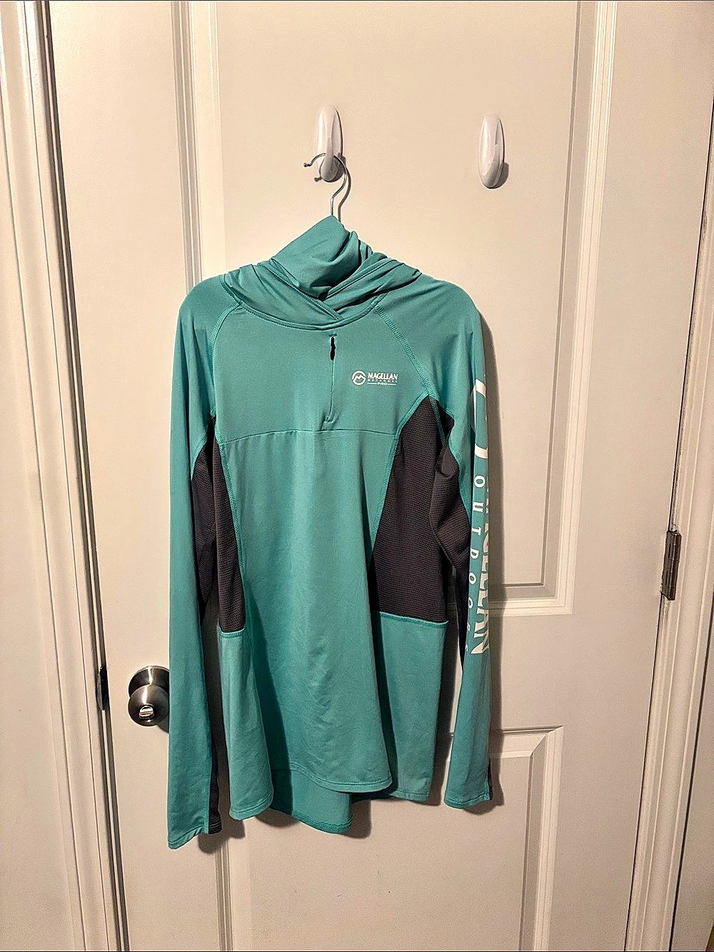 Magellan Outdoors Pro Fish Boyfriend Fit Green & Black Pullover XS Like New